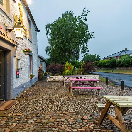 Inn The Queens *